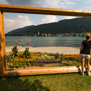 The huge picture frame at lake Ossiach in Bodensdorf is a perfekt picture scene