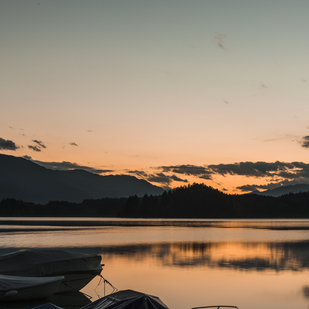 Herbstlicher Sonnenuntergang am Faaker See